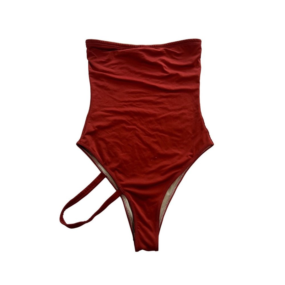 La Gotta One Piece Swimsuit in Red